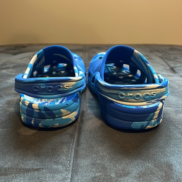Crocs Kids Blue and White clogs - Picture 2 of 6